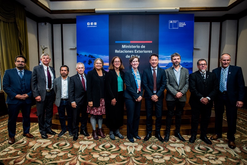 Ministro de Ciencia y Tecnología por talleres UST sobre acidificación del océano: “Instancias como estas nos ayudan a construir una COP Azul con contenido”